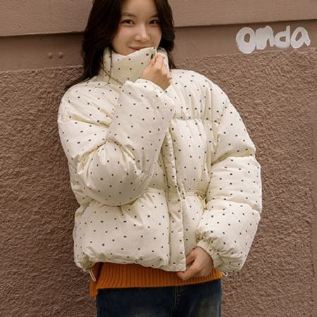 Dongdaemum Women’s Coats & Jackets, a testament to the elegance and quality of wholesale Korean fashion.