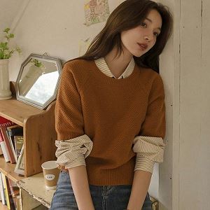 Dongdaemum Women’s Shirts, Tops & T-Shirts, a testament to the elegance and quality of wholesale Korean fashion.