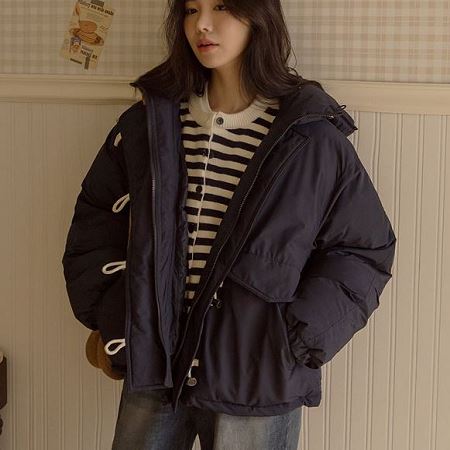 Dongdaemum Women’s Coats & Jackets, a testament to the elegance and quality of wholesale Korean fashion.