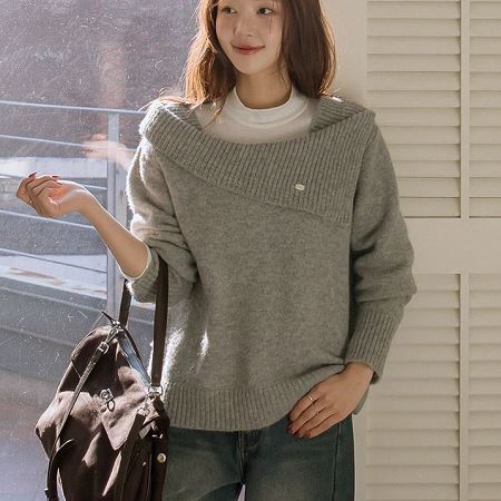 Dongdaemum Women’s Shirts, Tops & T-Shirts, a testament to the elegance and quality of wholesale Korean fashion.