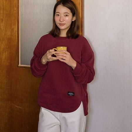 Dongdaemum Women’s Shirts, Tops & T-Shirts, a testament to the elegance and quality of wholesale Korean fashion.
