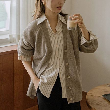 A variety of Dongdaemum Women’s Coats & Jackets, reflecting the sophistication of Korean fashion.