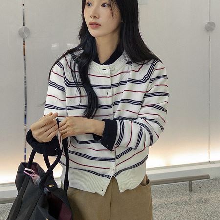 A variety of Dongdaemum Women’s Coats & Jackets, reflecting the sophistication of Korean fashion.