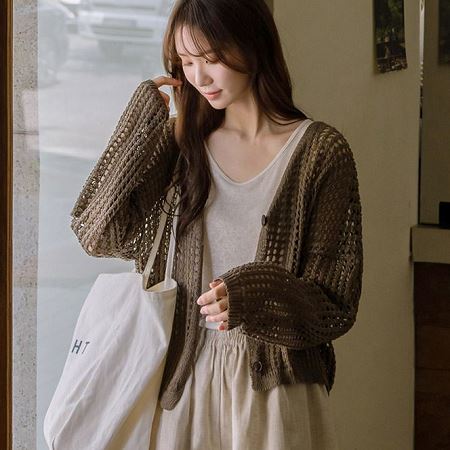 Dongdaemum Women’s Coats & Jackets, a testament to the elegance and quality of wholesale Korean fashion.