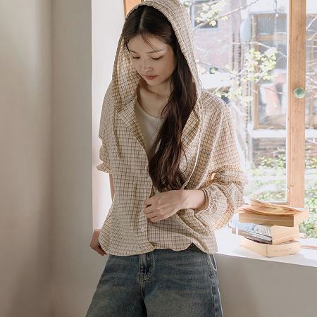 Dongdaemum Women’s Shirts, Tops & T-Shirts, a testament to the elegance and quality of wholesale Korean fashion.