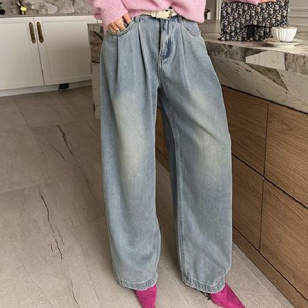 Dongdaemum Women’s Pants, a testament to the elegance and quality of wholesale Korean fashion.