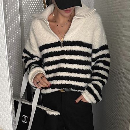 Dongdaemum Women’s Shirts, Tops & T-Shirts, a testament to the elegance and quality of wholesale Korean fashion.