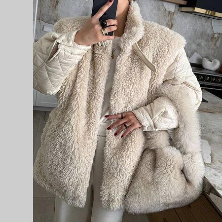 Dongdaemum Women’s Coats & Jackets, a testament to the elegance and quality of wholesale Korean fashion.