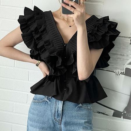 Dongdaemum Women’s Shirts, Tops & T-Shirts, a testament to the elegance and quality of wholesale Korean fashion.