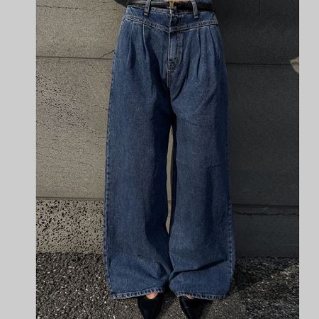 Dongdaemum Women’s Pants, a testament to the elegance and quality of wholesale Korean fashion.