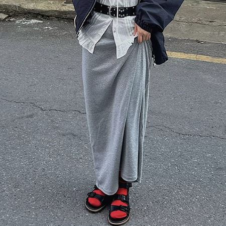 A collection of Dongdaemum Women’s Dresses, encapsulating the charm of Korean fashion.