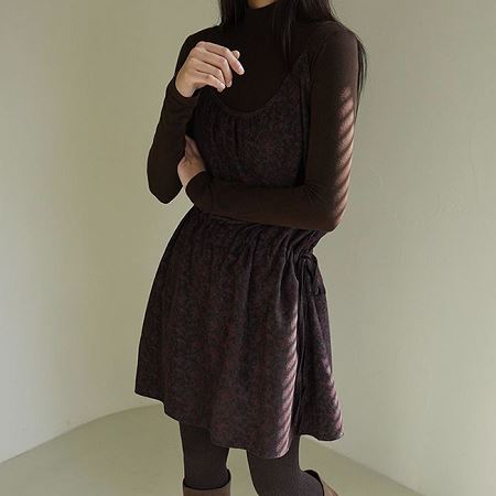 Dongdaemum Women’s Dresses, a testament to the elegance and quality of wholesale Korean fashion.