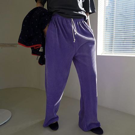 Dongdaemum Women’s Pants, a testament to the elegance and quality of wholesale Korean fashion.