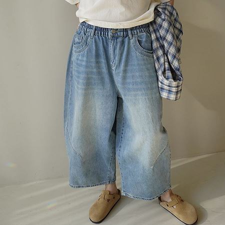 Dongdaemum Women’s Pants, a testament to the elegance and quality of wholesale Korean fashion.