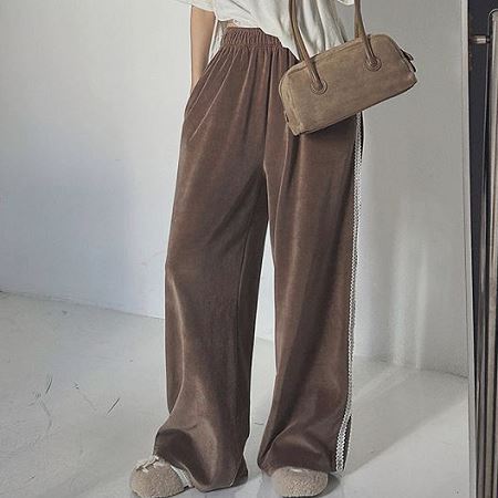 Dongdaemum Women’s Pants, a testament to the elegance and quality of wholesale Korean fashion.