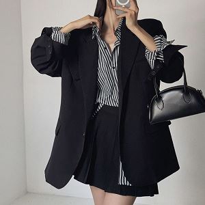 Dongdaemum Women’s Coats & Jackets, a testament to the elegance and quality of wholesale Korean fashion.