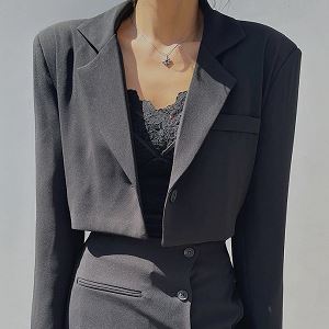 Dongdaemum Women’s Coats & Jackets, a testament to the elegance and quality of wholesale Korean fashion.