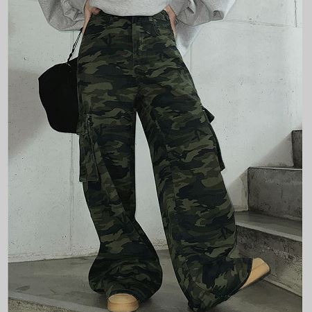 Dongdaemum Women’s Pants, a testament to the elegance and quality of wholesale Korean fashion.