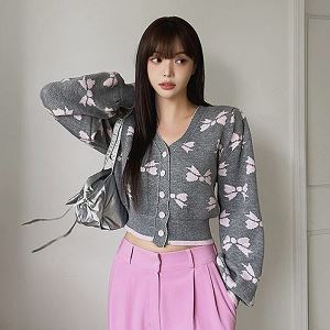 Dongdaemum Women’s Coats & Jackets, a testament to the elegance and quality of wholesale Korean fashion.