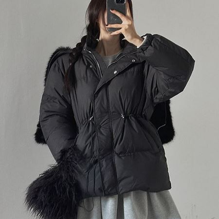 Dongdaemum Women’s Coats & Jackets, a testament to the elegance and quality of wholesale Korean fashion.