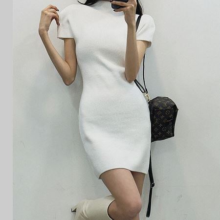 Dongdaemum Women’s Dresses, a testament to the elegance and quality of wholesale Korean fashion.