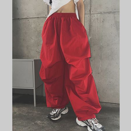 Dongdaemum Women’s Pants, a testament to the elegance and quality of wholesale Korean fashion.