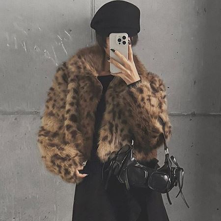 Dongdaemum Women’s Coats & Jackets, a testament to the elegance and quality of wholesale Korean fashion.