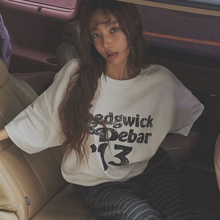 Dongdaemum Women’s Shirts, Tops & T-Shirts, a testament to the elegance and quality of wholesale Korean fashion.