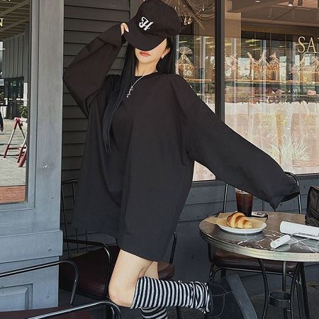 Dongdaemum Women’s Shirts, Tops & T-Shirts, a testament to the elegance and quality of wholesale Korean fashion.