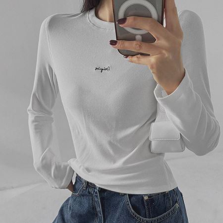 Dongdaemum Women’s Shirts, Tops & T-Shirts, a testament to the elegance and quality of wholesale Korean fashion.