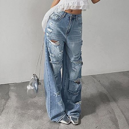 Dongdaemum Women’s Pants, a testament to the elegance and quality of wholesale Korean fashion.