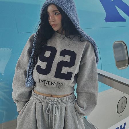 Dongdaemum Women’s Shirts, Tops & T-Shirts, a testament to the elegance and quality of wholesale Korean fashion.