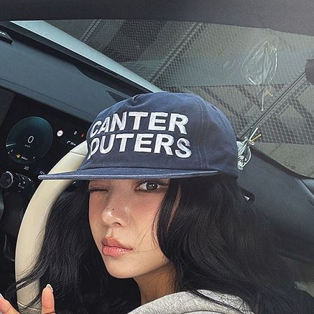 Dongdaemum Women’s Clothing Accessories, a testament to the elegance and quality of wholesale Korean fashion.