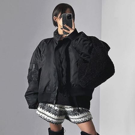Dongdaemum Women’s Coats & Jackets, a testament to the elegance and quality of wholesale Korean fashion.
