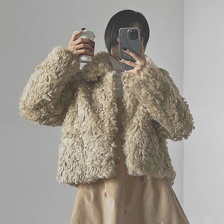 Dongdaemum Women’s Coats & Jackets, a testament to the elegance and quality of wholesale Korean fashion.