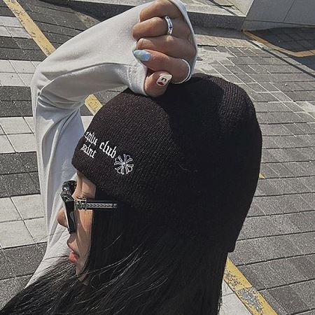 Dongdaemum Women’s Clothing Accessories, a testament to the elegance and quality of wholesale Korean fashion.