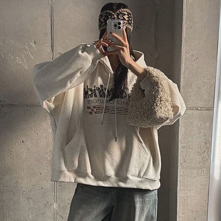 Dongdaemum Women’s Shirts, Tops & T-Shirts, a testament to the elegance and quality of wholesale Korean fashion.