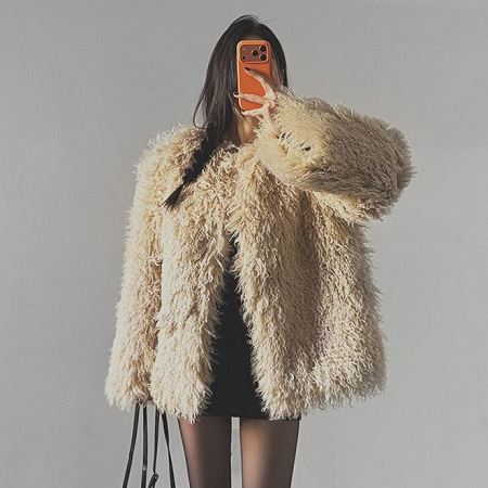 Dongdaemum Women’s Coats & Jackets, a testament to the elegance and quality of wholesale Korean fashion.