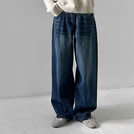 Dongdaemum Women’s Pants, a testament to the elegance and quality of wholesale Korean fashion.