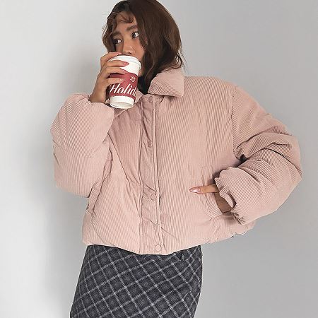 Dongdaemum Women’s Coats & Jackets, a testament to the elegance and quality of wholesale Korean fashion.