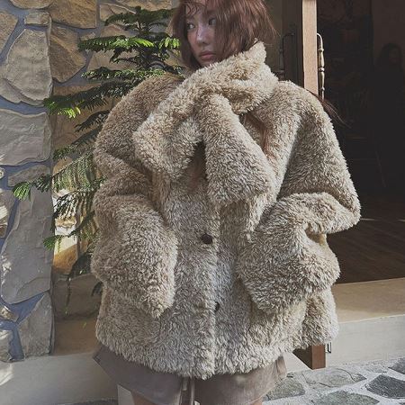 Dongdaemum Women’s Coats & Jackets, a testament to the elegance and quality of wholesale Korean fashion.