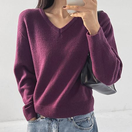 Dongdaemum Women’s Shirts, Tops & T-Shirts, a testament to the elegance and quality of wholesale Korean fashion.