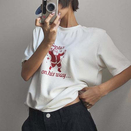 Dongdaemum Women’s Shirts, Tops & T-Shirts, a testament to the elegance and quality of wholesale Korean fashion.