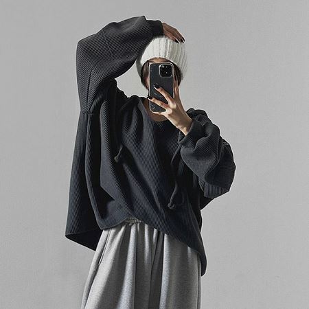 Dongdaemum Women’s Shirts, Tops & T-Shirts, a testament to the elegance and quality of wholesale Korean fashion.