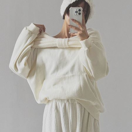 Dongdaemum Women’s Shirts, Tops & T-Shirts, a testament to the elegance and quality of wholesale Korean fashion.