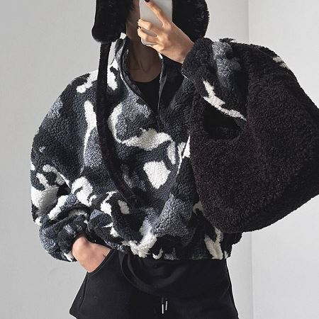 Dongdaemum Women’s Coats & Jackets, a testament to the elegance and quality of wholesale Korean fashion.