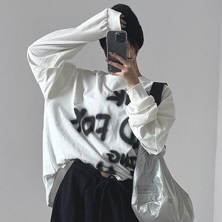 Dongdaemum Women’s Shirts, Tops & T-Shirts, a testament to the elegance and quality of wholesale Korean fashion.