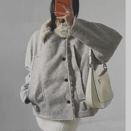 Dongdaemum Women’s Coats & Jackets, a testament to the elegance and quality of wholesale Korean fashion.