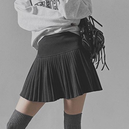Dongdaemum Women’s Dresses, a testament to the elegance and quality of wholesale Korean fashion.