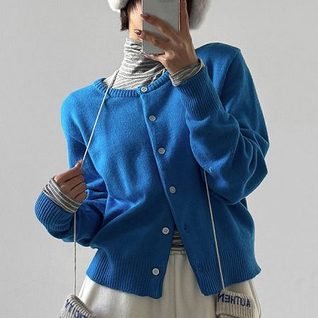 Dongdaemum Women’s Shirts, Tops & T-Shirts, a testament to the elegance and quality of wholesale Korean fashion.
